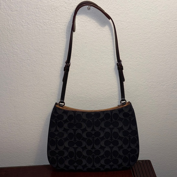 COACH Penelope Shoulder Bag In Black Signature Denim CP104 - Picture 4 of 7